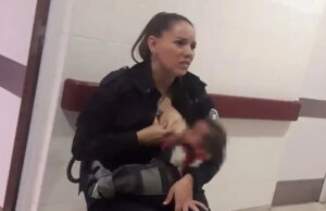 Αργεντινή: Μια αστυνομικός θηλάζει εν ώρα εργασίας εγκαταλελειμμένο μωρό Αργεντινή:-Μια-αστυνομικός-θηλάζει-εν-ώρα-εργασίας-εγκαταλελειμμένο-μωρό