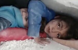 Δεν είναι τούρκος κάτω απο τα χαλάσματα!Είναι η ΜΑΝΑ, ο ΠΑΤΕΡΑΣ, το ΠΑΙΔΙ, η ΓΙΑΓΙΑ, ο ΠΑΠΠΟΥΣ, ο ΑΔΕΛΦΟΣ, η ΑΔΕΛΦΗ Δεν-είναι-τούρκος-κάτω-απο-τα-χαλάσματα!Είναι-η-ΜΑΝΑ,-ο-ΠΑΤΕΡΑΣ,-το-ΠΑΙΔΙ,-η-ΓΙΑΓΙΑ,-ο-ΠΑΠΠΟΥΣ,-ο-ΑΔΕΛΦΟΣ,-η-ΑΔΕΛΦΗ