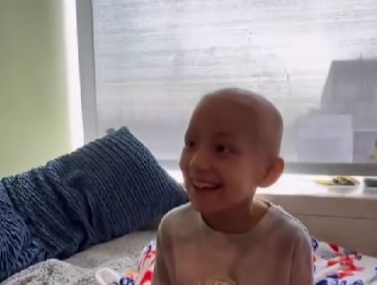 Ετοίμασαν-την-μεγαλύτερη-έκπληξη-σε-8χρόνο-κορίτσι-που-παλεύει-με-τον-καρκίνο-(video)