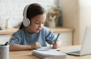 Σύνδρομο Αϊνστάιν: Γιατί κάποια παιδιά αργούν να μιλήσουν; Σύνδρομο-Αϊνστάιν:-Γιατί-κάποια-παιδιά-αργούν-να-μιλήσουν;