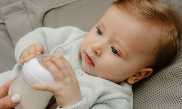 Πώς-θα-καταλάβετε-ότι-το-μωρό-είναι-αλλεργικό-στο-γάλα