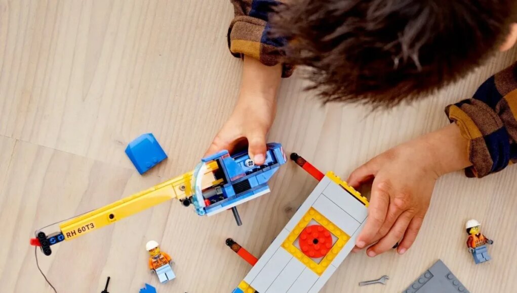 Η τρομερή ιστορία πίσω από την ανακάλυψη των Lego: Πώς ένας μαραγκός δημιούργησε το πιο γνωστό παιχνίδι