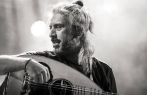 Γιάννης Χαρούλης: Έκανε δωρεά μουσικών οργάνων σε σχολείο – «Από χρήματα που έβγαλε ραβδίζοντας ελιές» Γιάννης-Χαρούλης:-Έκανε-δωρεά-μουσικών-οργάνων-σε-σχολείο-–-«Από-χρήματα-που-έβγαλε-ραβδίζοντας-ελιές»