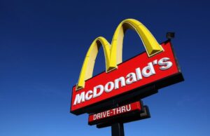 ΗΠΑ: Γέννησε μέσα σε McDonald’s, τώρα αποκαλούν το μωρό «Little Nugget» ΗΠΑ:-Γέννησε-μέσα-σε-mcdonald’s,-τώρα-αποκαλούν-το-μωρό-«little-nugget»