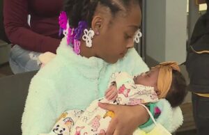 10χρονη «μαία» ξεγέννησε τη μαμά της στο σπίτι όσο περίμεναν το ασθενοφόρο! 10χρονη-«μαία»-ξεγέννησε-τη-μαμά-της-στο-σπίτι-όσο-περίμεναν-το-ασθενοφόρο!