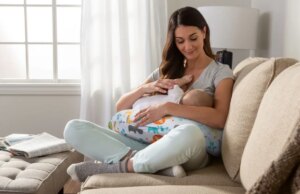 Θηλασμός: Ένας δεκάλογος για την πιο τρυφερή «ιεροτελεστία» της μητρότητας Θηλασμός:-Ένας-δεκάλογος-για-την-πιο-τρυφερή-«ιεροτελεστία»-της-μητρότητας