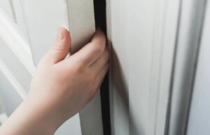 Παιδάκι παγιδεύτηκε σε πόρτα – Του απεγκλώβισαν τα δάκτυλα πυροσβέστες Παιδάκι-παγιδεύτηκε-σε-πόρτα-–-Του-απεγκλώβισαν-τα-δάκτυλα-πυροσβέστες