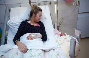 Το κρεβατάκι που θα έπρεπε να υπάρχει σε όλα τα μαιευτήρια, δίπλα σε κάθε μητέρα Το-κρεβατάκι-που-θα-έπρεπε-να-υπάρχει-σε-όλα-τα-μαιευτήρια,-δίπλα-σε-κάθε-μητέρα