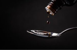 Ινδία: Παγκόσμια ανησυχία για παιδικό σιρόπι για τον βήχα που σκότωσε τουλάχιστον 19 παιδιά -Διευκρινίσεις ζητά ο ΠΟΥ Ινδονησία:-Ακατάλληλες-ουσίες-που-βρέθηκαν-σε-σιρόπια-οδήγησαν-99-παιδιά-σε-θάνατο