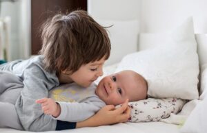 Τα μεγαλύτερα αδέρφια είναι οι αφανείς ήρωες της οικογένειας Τα-μεγαλύτερα-αδέρφια-είναι-οι-αφανείς-ήρωες-της-οικογένειας