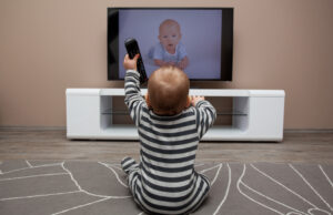 Γιατί δεν κάνει τα μωρά να βλέπουν τηλεόραση; Γιατί-δεν-κάνει-τα-μωρά-να-βλέπουν-τηλεόραση;