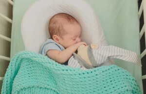 Νέες οδηγίες ειδικών: Τα μωρά δεν πρέπει να κοιμούνται στο ίδιο κρεβάτι με τους γονείς Νέες-οδηγίες-ειδικών:-Τα-μωρά-δεν-πρέπει-να-κοιμούνται-στο-ίδιο-κρεβάτι-με-τους-γονείς