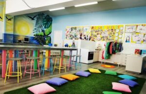 Σε ένα δημοτικό σχολείο της Κύπρου έφτιαξαν μια αλλιώτικη αίθουσα διδασκαλίας Σε-ένα-δημοτικό-σχολείο-της-Κύπρου-έφτιαξαν-μια-αλλιώτικη-αίθουσα-διδασκαλίας