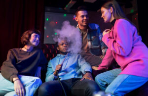 Οι καπνιστές γονείς είναι πολύ πιθανό να δουν τα έφηβα παιδιά τους να… ατμίζουν Οι-καπνιστές-γονείς-είναι-πολύ-πιθανό-να-δουν-τα-έφηβα-παιδιά-τους-να…-ατμίζουν