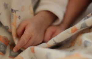 Γυναίκα γέννησε δίδυμα, αλλά ήταν από διαφορετικό πατέρα Γυναίκα-γέννησε-δίδυμα,-αλλά-ήταν-από-διαφορετικό-πατέρα