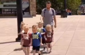 Πατέρας έβγαλε τα πεντάδυμα παιδιά του βόλτα με λουρί Πατέρας-έβγαλε-τα-πεντάδυμα-παιδιά-του-βόλτα-με-λουρί