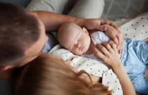 Πρέπει να κάνετε ησυχία όταν κοιμάται το μωρό; Πρέπει-να-κάνετε-ησυχία-όταν-κοιμάται-το-μωρό;