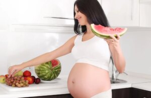 Καλοκαιρινά φρούτα: Ποια να προτιμήσετε στην εγκυμοσύνη και γιατί Καλοκαιρινά-φρούτα:-Ποια-να-προτιμήσετε-στην-εγκυμοσύνη-και-γιατί