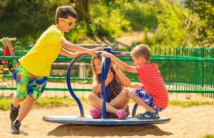 Πρέπει να παρέμβω αν το παιδί μου εκφοβίζεται στην παιδική χαρά; Πρέπει-να-παρέμβω-αν-το-παιδί-μου-εκφοβίζεται-στην-παιδική-χαρά;