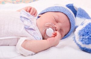 Επικίνδυνη χημική ουσία σε πιπίλες – Ανησυχία για τα βρέφη Πιπίλα-και-βρέφη-Πλεονεκτήματα-και-μειονεκτήματα-Τι-πρέπει-οι-γονείς-να-ξέρουν.