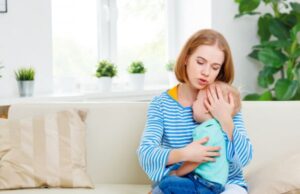 Οι λόγοι που δεν υποπτεύεστε ότι μπορούν να προκαλέσουν εμετό στο μωρό Οι-λόγοι-που-δεν-υποπτεύεστε-ότι-μπορούν-να-προκαλέσουν-εμετό-στο-μωρό