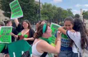 Σοκ από το Ανώτατο Δικαστήριο των ΗΠΑ: Καταργείται το δικαίωμα στην άμβλωση Σοκ-από-το-Ανώτατο-Δικαστήριο-των-ΗΠΑ:-Καταργείται-το-δικαίωμα-στην-άμβλωση