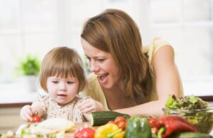 Μυστικά για να φάει το παιδί σας πιο ευκολά και σωστά Μυστικά-για-να-φάει-το-παιδί-σας-πιο-ευκολά-και-σωστά