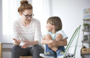 Πώς να κάνετε τα παιδιά να νιώσουν ορατά κι ότι έχουν την προσοχή σας Πώς-να-κάνετε-τα-παιδιά-να-νιώσουν-ορατά-κι-ότι-έχουν-την-προσοχή-σας