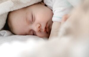 Όταν το μωρό κοιμάται μόνο του, είναι λογικό να τρομάζει όταν ξυπνάει Όταν-το-μωρό-κοιμάται-μόνο-του,-είναι-λογικό-να-τρομάζει-όταν-ξυπνάει