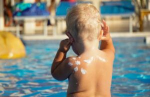 Καλοκαιρινή ωτίτιδα στα παιδιά – Μην αγνοείτε τα συμπτώματα Καλοκαιρινή-ωτίτιδα-στα-παιδιά-–-Μην-αγνοείτε-τα-συμπτώματα