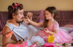 Ναι, οι μπαμπάδες μπορούν να προσθέσουν λίγη μαγεία στην καθημερινότητα των παιδιών Ναι,-οι-μπαμπάδες-μπορούν-να-προσθέσουν-λίγη-μαγεία-στην-καθημερινότητα-των-παιδιών