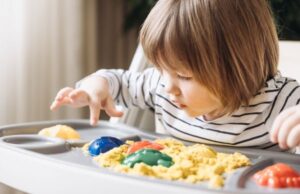 Αισθητηριακό παιχνίδι: Τι είναι και πώς βοηθάει το παιδί σας Αισθητηριακό-παιχνίδι:-Τι-είναι-και-πώς-βοηθάει-το-παιδί-σας