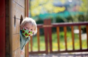 Πώς να προστατέψετε τα παιδιά από τον ήλιο στην παιδική χαρά Πώς-να-προστατέψετε-τα-παιδιά-από-τον-ήλιο-στην-παιδική-χαρά