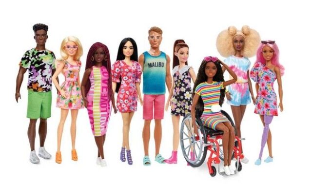 mattel-|-Η-barbie-με-ακουστικά-βαρηκοΐας-και-ο-ken-με-λεύκη,-με-στόχο-τη-συμπερίληψη