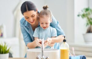 Τι πρέπει να ξέρουν τα παιδιά μας για την ατομική υγιεινή; Τι-πρέπει-να-ξέρουν-τα-παιδιά-μας-για-την-ατομική-υγιεινή;