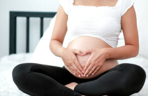 Γιατί τα μωρά κλωτσάνε στη μήτρα – Τι δείχνει μελέτη Γιατί-τα-μωρά-κλωτσάνε-στη-μήτρα-–-Τι-δείχνει-μελέτη