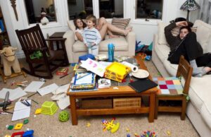 10 μαμάδες μοιράζονται το χάος του σπιτιού τους και μας… παρηγορούν! 10-μαμάδες-μοιράζονται-το-χάος-του-σπιτιού-τους-και-μας…-παρηγορούν!