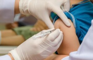ΗΠΑ: Ένας στους έξι Αμερικανούς αποφεύγει τον εμβολιασμό των παιδιών του Ευχαρίστησε-την-Παιδιατρική-Εταιρεία-για-τους-εμβολιασμούς-παιδιών-ο-Υπουργός-Υγείας