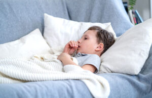 Ανακούφιση του παιδικού βήχα με κρεμμύδι – Τι λένε οι επιστήμονες (εικόνες) Ανακούφιση-του-παιδικού-βήχα-με-κρεμμύδι-–-Τι-λένε-οι-επιστήμονες-(εικόνες)