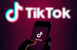 TikTok: Eπιστήμονες ενοχοποιούν την πλατφόρμα για την εμφάνιση τικ σε έφηβες κοπέλες; tiktok:-eπιστήμονες-ενοχοποιούν-την-πλατφόρμα-για-την-εμφάνιση-τικ-σε-έφηβες-κοπέλες;