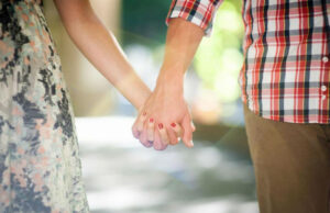 “Εσείς, εν θα κάμετε κανένα μωρό;” – Η πιο αδιάκριτη ερώτηση προς κάθε ζευγάρι “Εσείς,-εν-θα-κάμετε-κανένα-μωρό;”-–-Η-πιο-αδιάκριτη-ερώτηση-προς-κάθε-ζευγάρι