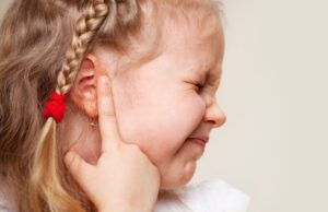 Πόνος στο αυτί του παιδιού: Που οφείλεται και τι μπορούν να κάνουν οι γονείς; Πόνος-στο-αυτί-του-παιδιού:-Που-οφείλεται-και-τι-μπορούν-να-κάνουν-οι-γονείς;