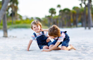 Γιατί καβγαδίζουν τα αδέλφια; Οι πιο πιθανοί λόγοι Γιατί-καβγαδίζουν-τα-αδέλφια;-Οι-πιο-πιθανοί-λόγοι
