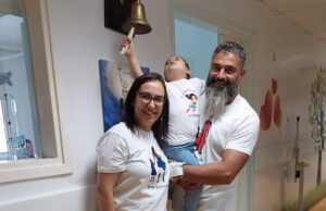 Βγήκε νικήτρια η μικρή Μοδεστία – Κέρδισε την μάχη με την λευχαιμία και χτύπησε το καμπανάκι της νίκης Βγήκε-νικήτρια-η-μικρή-Μοδεστία-–-Κέρδισε-την-μάχη-με-την-λευχαιμία-και-χτύπησε-το-καμπανάκι-της-νίκης