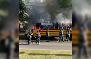 Έγκυος μαμά έσωσε 37 παιδιά από βέβαιο θάνατο – πήρε φωτιά το σχολικό λεωφορείο Έγκυος-μαμά-έσωσε-37-παιδιά-από-βέβαιο-θάνατο-–-πήρε-φωτιά-το-σχολικό-λεωφορείο