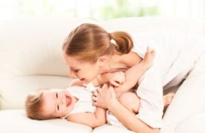 Μωρό: Πειράζετε κι εσείς την… κοιλίτσα του; Τα οφέλη που δεν είχατε φανταστεί Μωρό:-Πειράζετε-κι-εσείς-την…-κοιλίτσα-του;-Τα-οφέλη-που-δεν-είχατε-φανταστεί