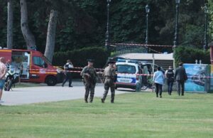 Σοκ στη Γαλλία: άνδρας εισέβαλε σε πάρκο και άρχισε να μαχαιρώνει τα παιδιά που έπαιζαν Σοκ-στη-Γαλλία:-άνδρας-εισέβαλε-σε-πάρκο-και-άρχισε-να-μαχαιρώνει-τα-παιδιά-που-έπαιζαν