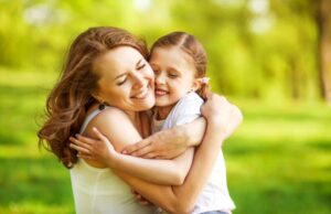 Τι προσφέρει η αγκαλιά μας στα παιδιά Τι-προσφέρει-η-αγκαλιά-μας-στα-παιδιά