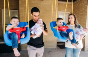 Γέννησε δίδυμα αγόρια και 13 μήνες μετά δίδυμα κορίτσια: Η απίθανη ιστορία αυτής της οικογένειας Γέννησε-δίδυμα-αγόρια-και-13-μήνες-μετά-δίδυμα-κορίτσια:-Η-απίθανη-ιστορία-αυτής-της-οικογένειας