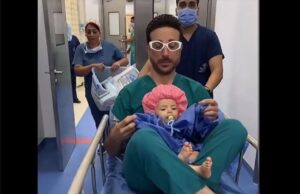 Απίθανος χειρουργός κάθεται στο φορείο με παιδιά ασθενείς για να τους φτιάχνει τη διάθεση Απίθανος-χειρουργός-κάθεται-στο-φορείο-με-παιδιά-ασθενείς-για-να-τους-φτιάχνει-τη-διάθεση